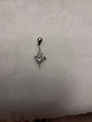 Silver 925 platinum plated pendant new with zircon