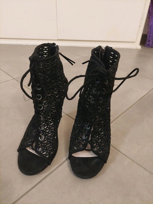 Zara peep-toe pump used, mesh with thin high heel