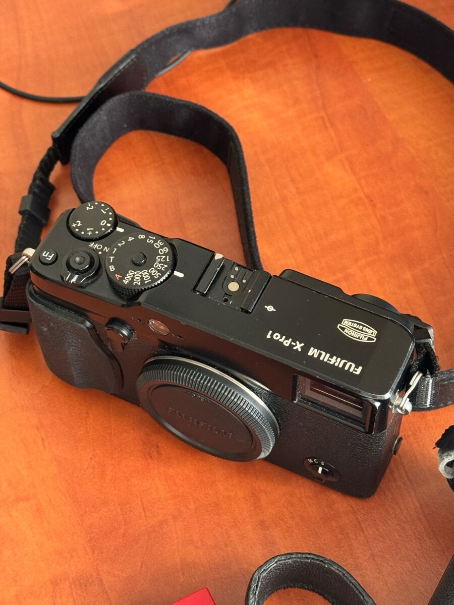 Fujifilm X-Pro1 camera used with… - € 440,00 - Vendora.cy