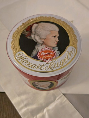 Metal round Mozart box new from Austria