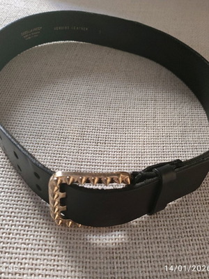 Dsquared2 women's leather belt black like new, size small