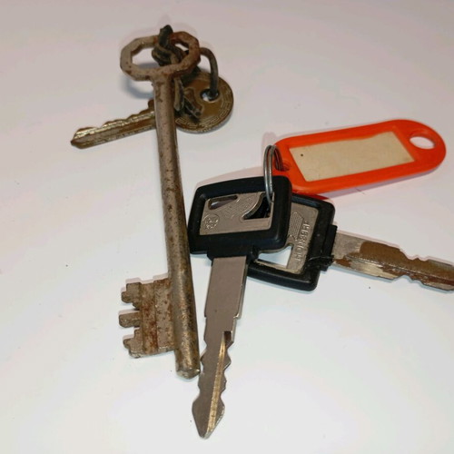 Vintage keys used, whole set