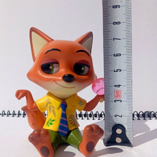 MINISO Disney Zootopia Nick Wilde figure, 7.5 cm