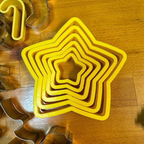 Christmas cookie cutter set like new