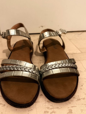 Sandals like new, size 38, brown and silver platform style