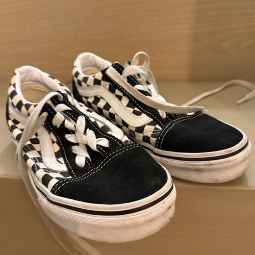 Vans checkerboard kids shoes size 33 like new
