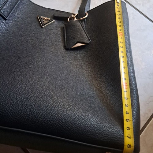 Guess women's black shoulder bag like new