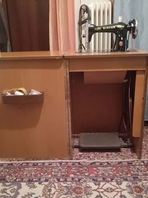 Singer sewing machine like new