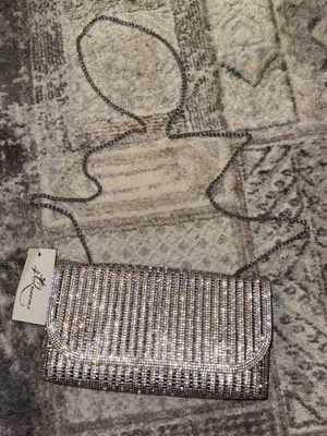 4 Queens silver rhinestone clutch handbag brand new