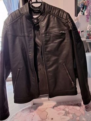 Jack & Jones δερματίνη μπουφάν μέγεθος Μ σαν καινούργιο, μαύρο