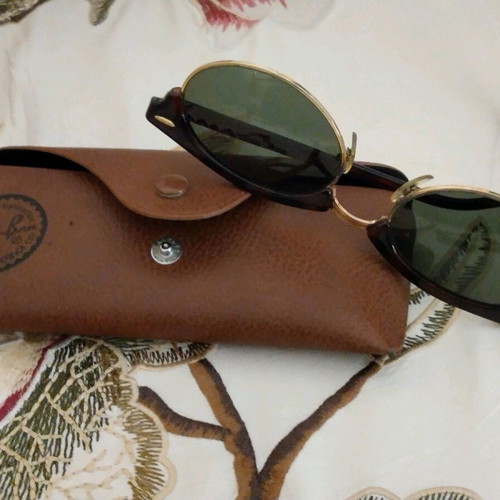 Ray Ban sunglasses like new, brown, stylish and timeless