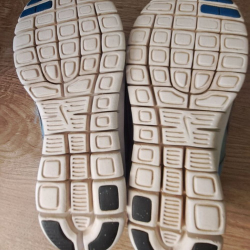 Παιδικά παπούτσια Nike αθλητικά μεταχειρισμένα, νούμερο 33, τιρκουάζ και άσπρο