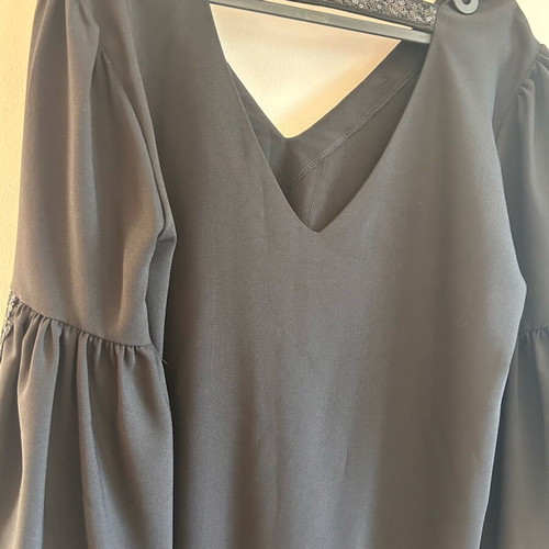 Black oversized dress new, size small, knee-length