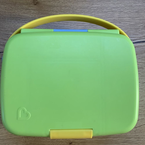 Munchkin Lunch Box green/blue like new with compartments