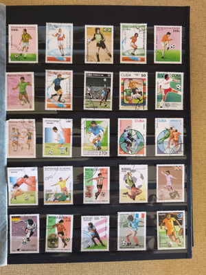 Football stamp collection like new, A4 album with 12 pages
