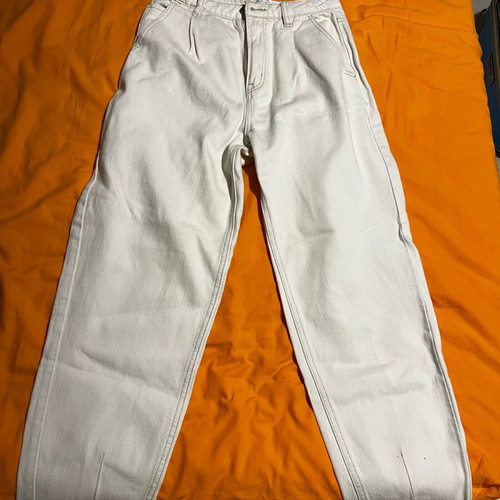 Stradivarius jeans lightly used, size XS, white