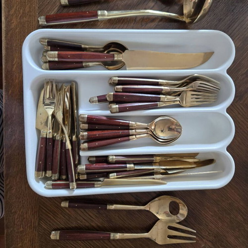 Bronze cutlery set used with wooden handles