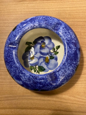 Decorative ceramic handmade ashtray with flowers like new, 12 cm