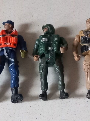 Figures used, pack of 5, height 9-10 cm