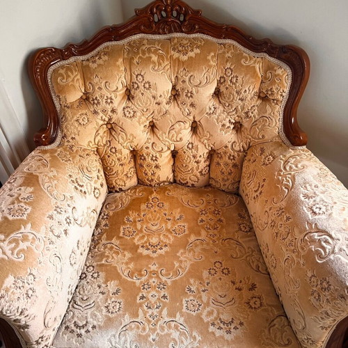 Classic living room set made of beech wood and velvet fabric like new