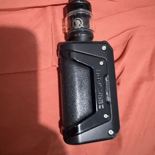 Geek Vape electronic device like new