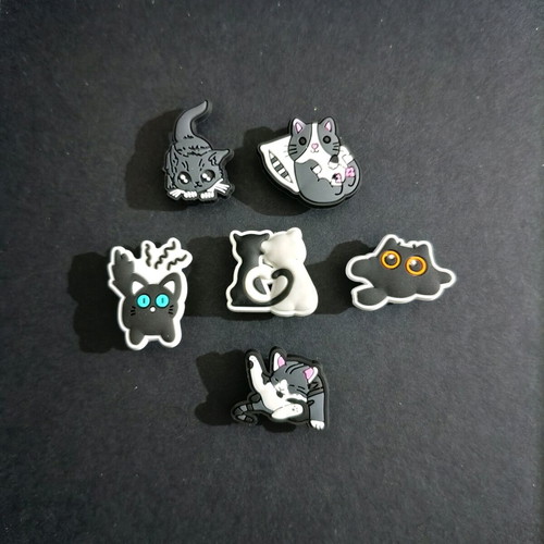 Crocs Charms Cat Love set like new, black and white
