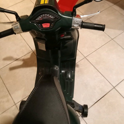 Electric kids Vespa like new for children up to 6 years old