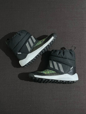 Adidas Performance RAPIDASNOW shoes size 34 like new, black