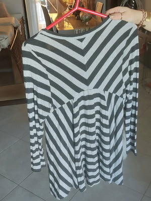 DKNY women's blouse like new, black and gray, size S