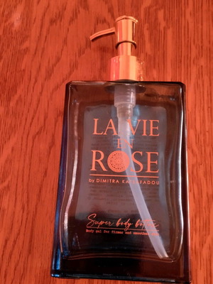 La vie en rose empty packaging used