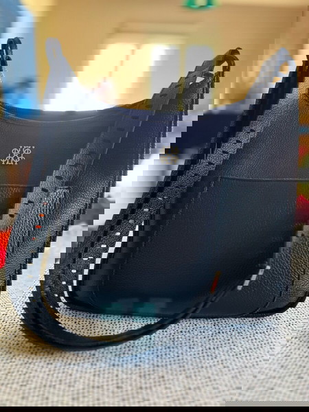 Μαύρη Δερμάτινη KEM τσάντα σαν καινούργια