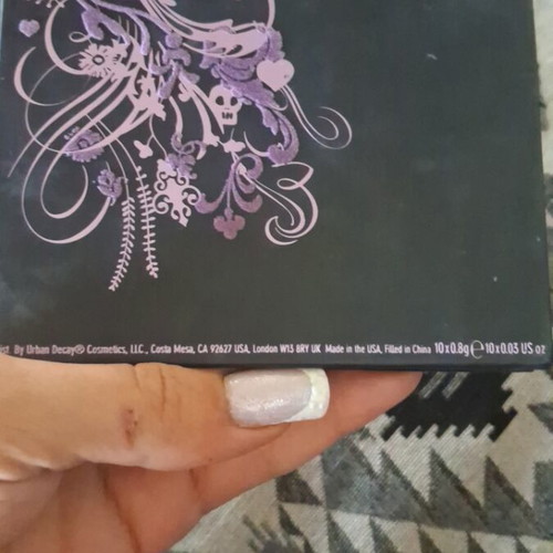 Urban Decay eyeshadow palette used