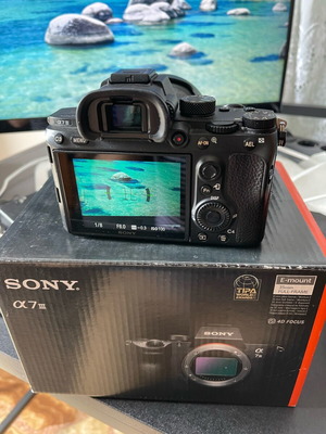 Sony A7 III με φακό FE 28-70mm OSS σαν καινούργιο