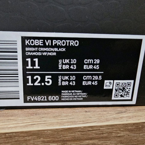 Kobe 6 Reverse Grinch Nike athletic shoes new, size 45, red