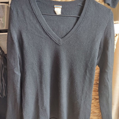 J.Crew 100% cashmere black v neck sweater Small used