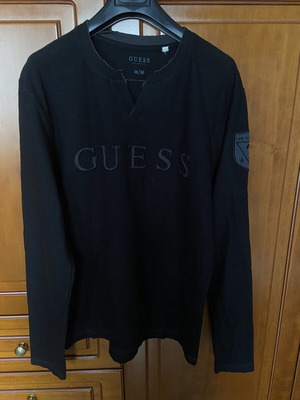 Guess seasonal shirt size M like new