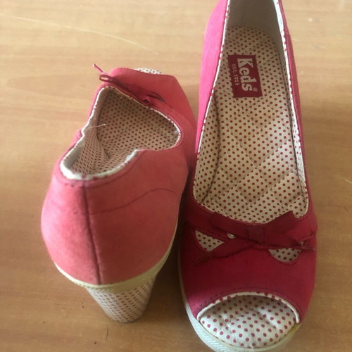 Branded pumps like new