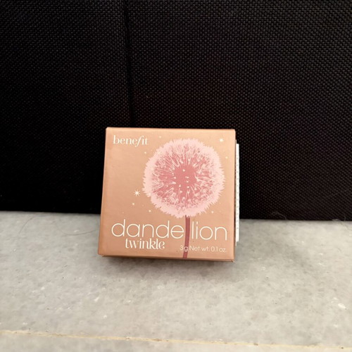 Benefit Dandelion Twinkle highlighter