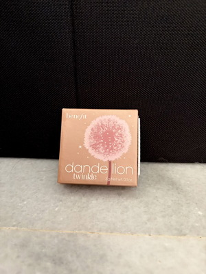 Benefit Dandelion Twinkle highlighter