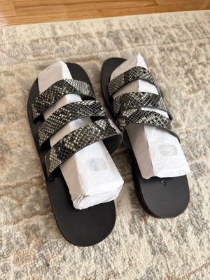 Handmade leather sandals like new, size 39, black and grey