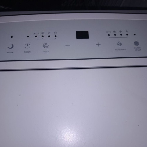 Portable air-conditioner like new with cooling and dehumidifying functions