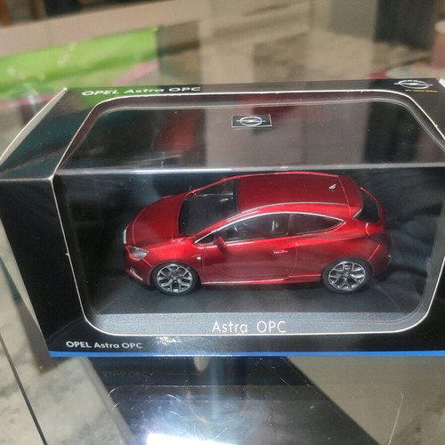Opel Astra OPC 1/43 new with slight tears on packaging