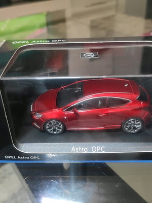 Opel Astra OPC 1/43 καινούργιο με ελαφρά σκισίματα στη συσκευασία