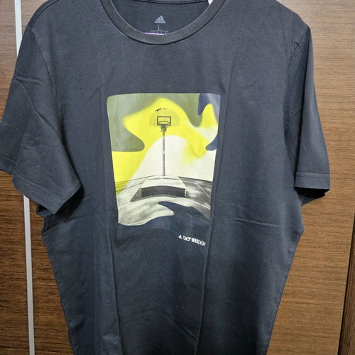 Adidas men's short-sleeve t-shirt like new, black and yellow, size L