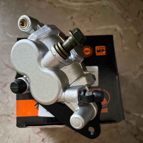 Honda Innova caliper new with brake pads