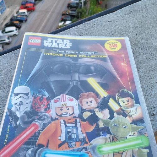 Lego Star Wars card album like new with posters and card template