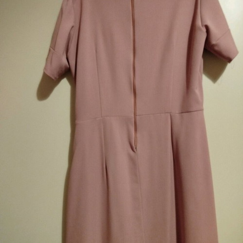 Midi dress like new, medium size with pleats