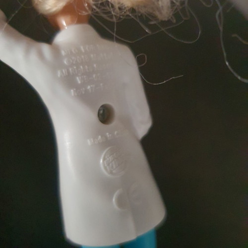 Veterinarian Barbie 2018 doll used, 13cm