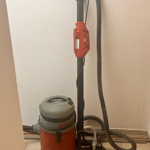 Grinding machine dust collector with pole and Flex vacuum used