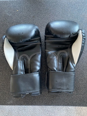 Force1 gloves like new